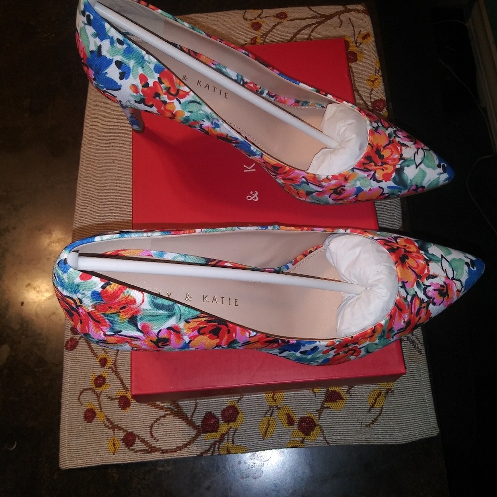 👠 👠Multicolored Kelly & Katie Pumps 👠 👠
